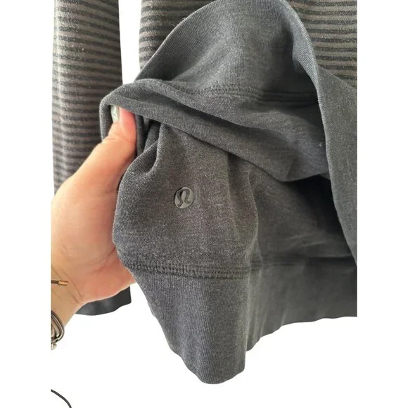 Lululemon Gray Striped Crewneck Reversible Sweatshirt Womens 4 - Picture 5 of 10